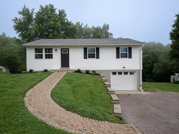 304 Sunset Dr, Aurora, IN 47001