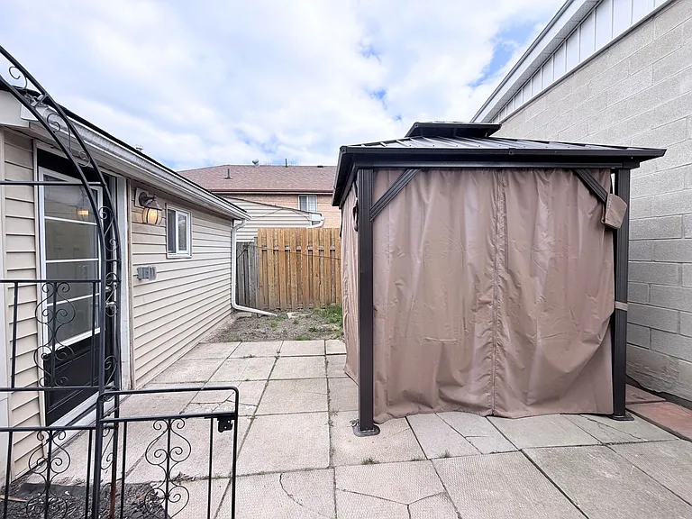 332 East Ave N — Photo 17