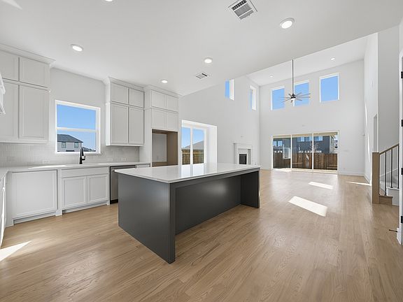 7th image of this home