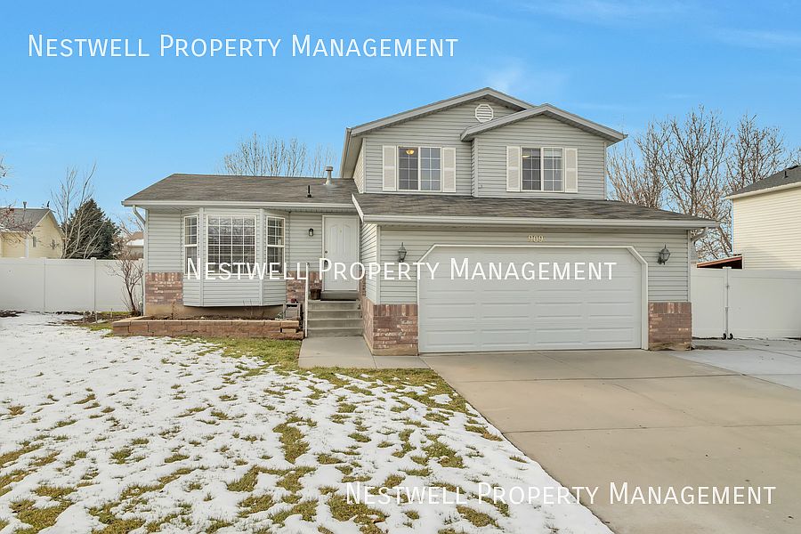 1st image of 909 White Pine Dr