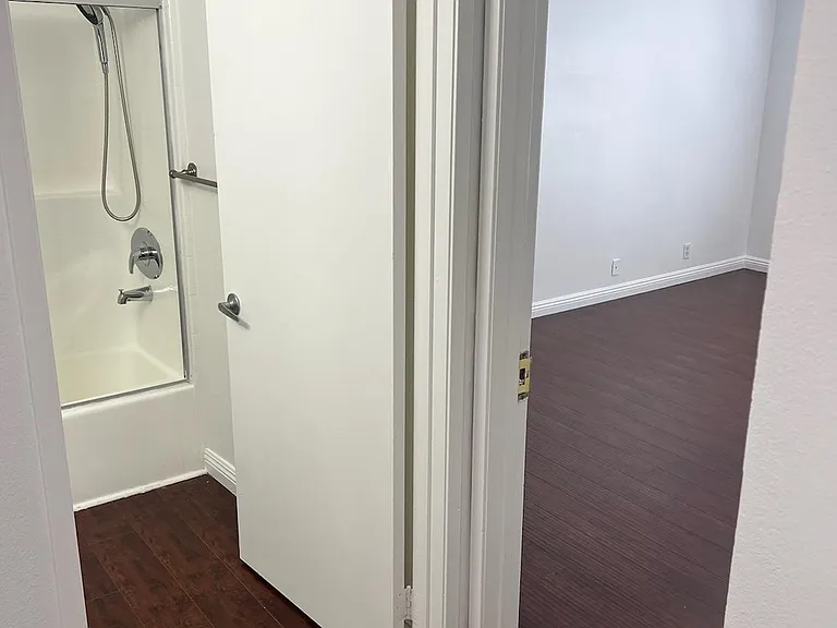 2121 Beloit Ave #312 — Photo 14