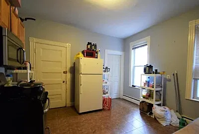 4 bed, 9999 sqft, $6,999 — Photo 4