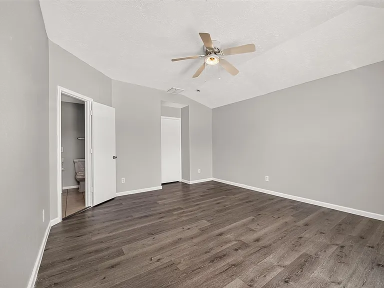 19451 Nasworthy Dr — Photo 26