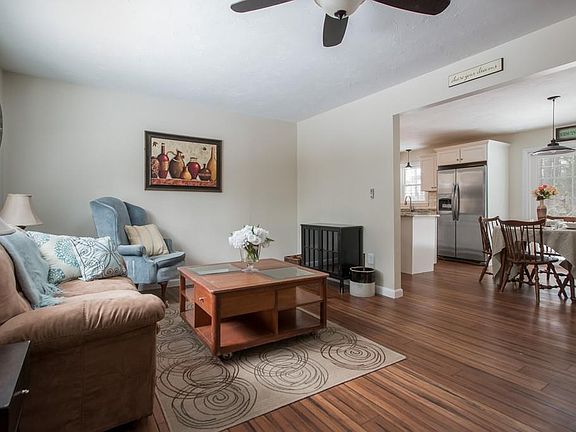 4th image of 1 Abbey Ln
