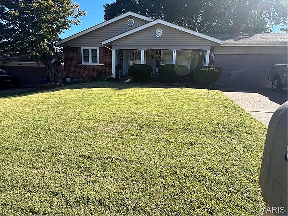 2nd image of 6 Fairway Ct