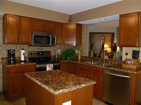 3rd image of 3149 Shadow Lake Dr