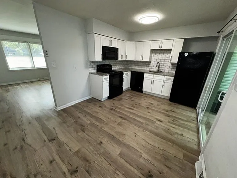 602 Camrose Dr — Photo 6