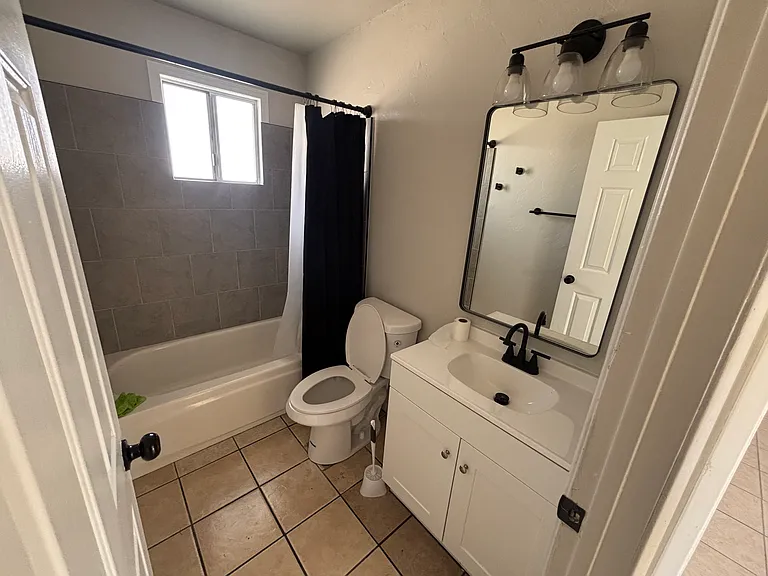 814 Chalon Ln — Photo 9