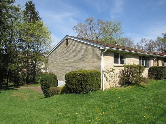 2nd image of 11590 Dennis Cir