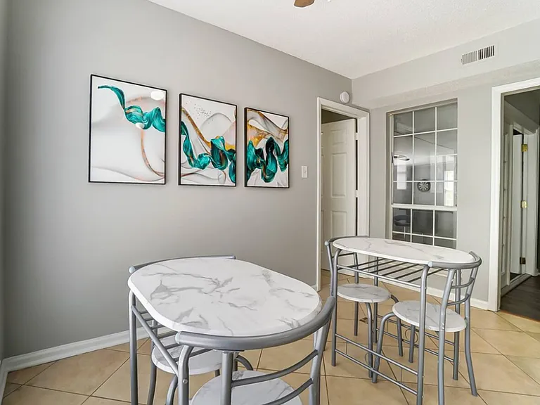 9501 Pondside Ln — Photo 25