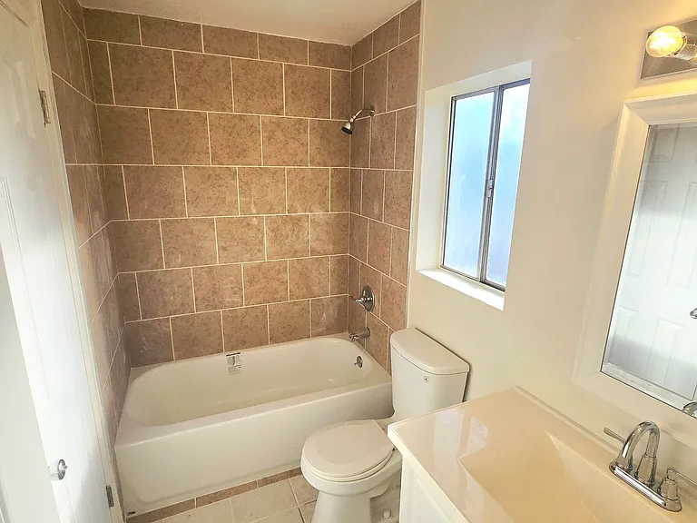 1473 Randy St — Photo 5