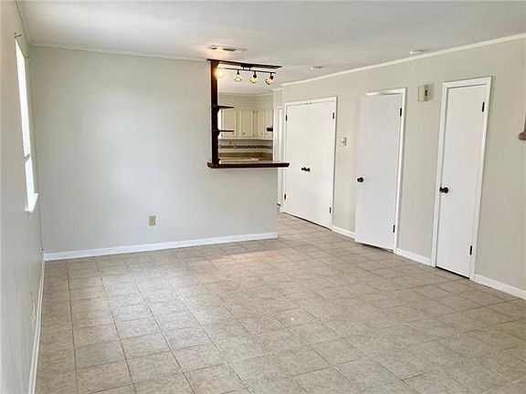 3rd image of 1527 Huron Ave #B