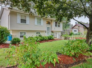 11 Shell Ct, Oswego, IL 60543