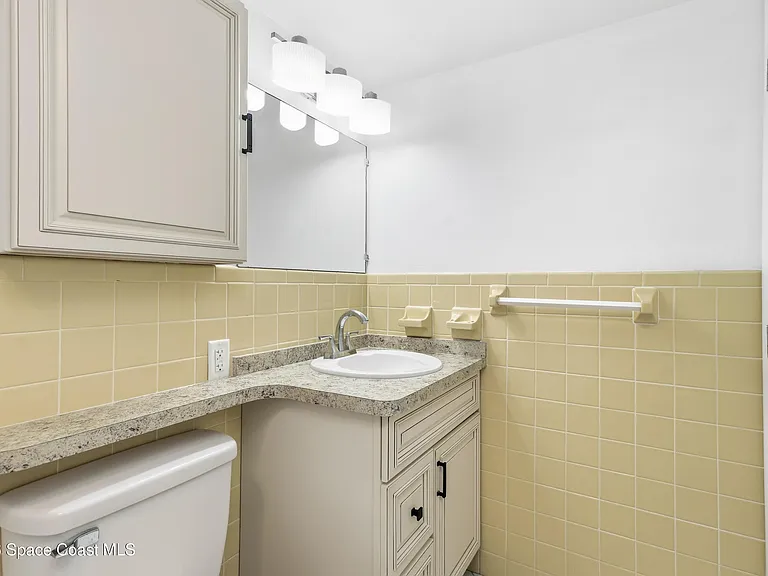 500 Palm Springs Blvd #407 — Photo 12