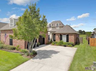 8976 Fox Gate Dr, Baton Rouge, LA 70809