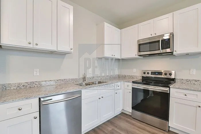 2 bed, 1.5 bath, 930 sqft, $1,395 — Photo 4