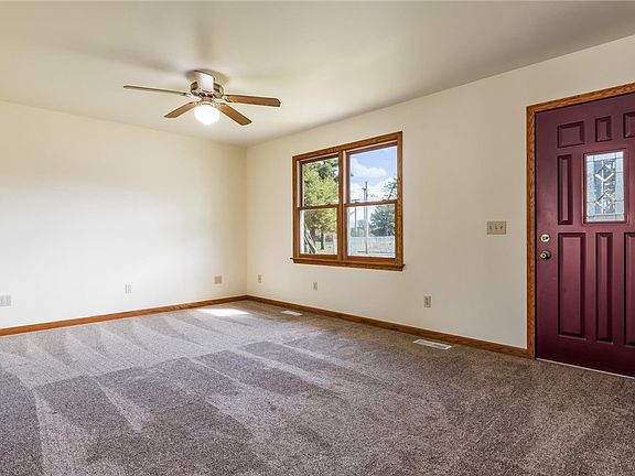 3rd image of 495 Knox Rd