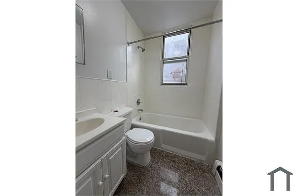 Photo 1 of 5 - 146 Beech St #2E - Yonkers, NY Primary Photo - 146 Beech St #2E