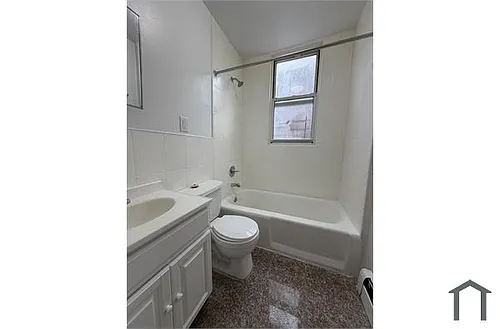 146 Beech St #2E Photo 1