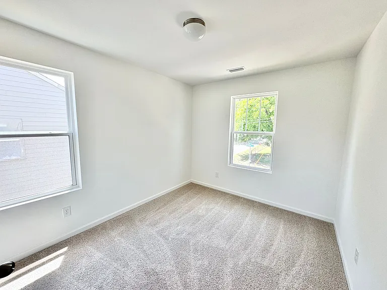 335 Cliffwood St NW #E — Photo 10