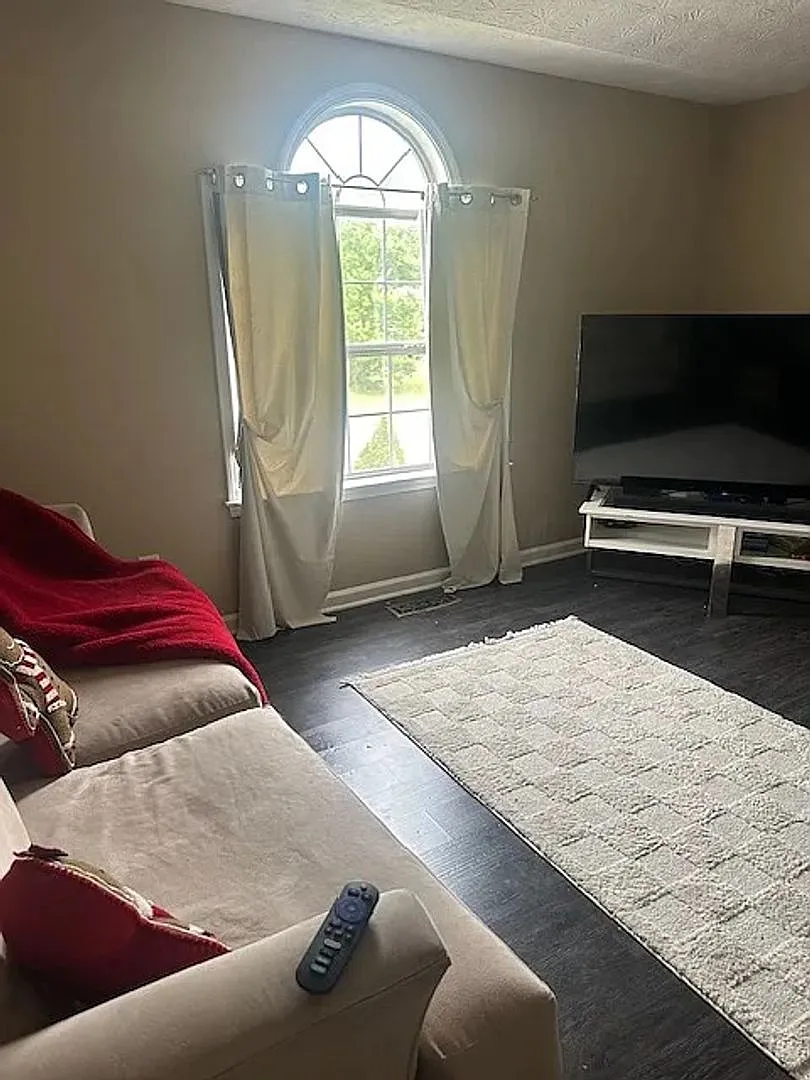 Room in 5 Bedroom Home in Lithonia — Photo 1