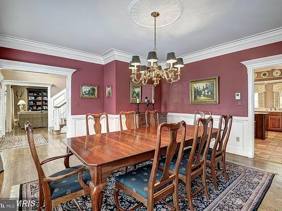 4th image of 1301 Daviswood Dr