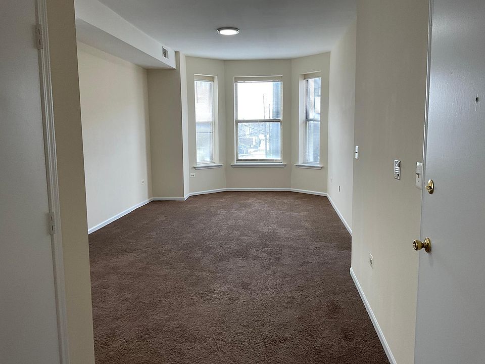 1st image of 1016 E 62nd St #201