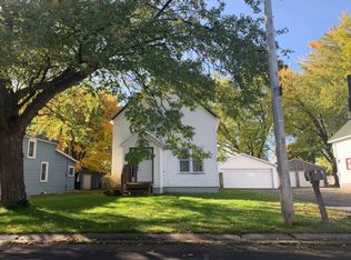 1926 E 26th St, Hibbing, MN 55746