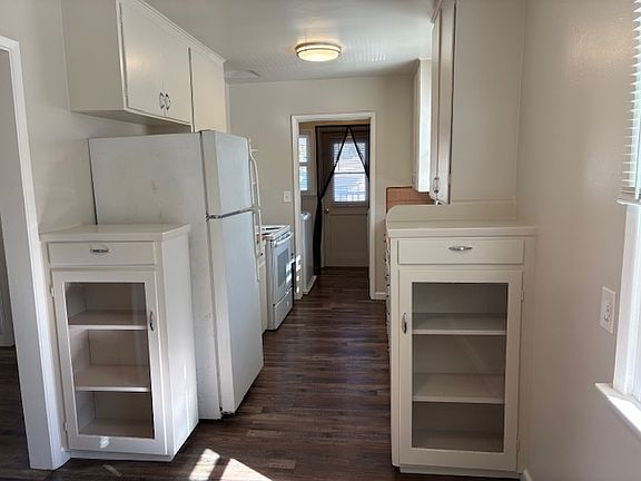 3rd image of 307 E 8th Ave