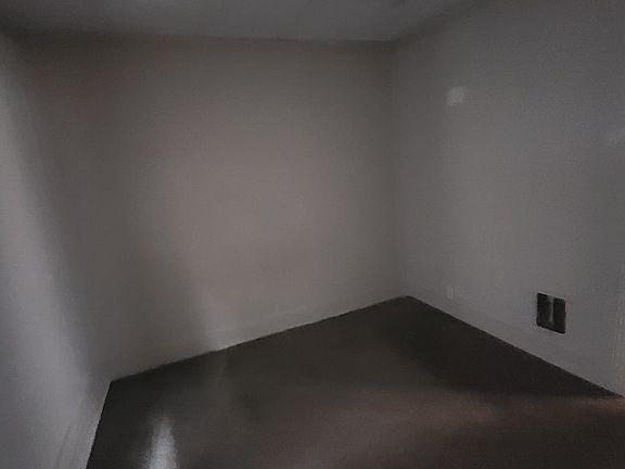 5th image of 77 Gallatin Ave #1