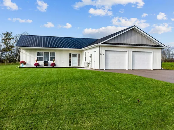 234 Waters Edge Ln, Cornwall, PE C0A 1H4