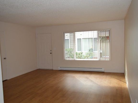 5th image of 1649 NE Barberry Dr APT 14