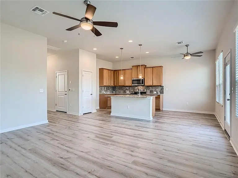 1309 Showbox St #6 — Photo 4