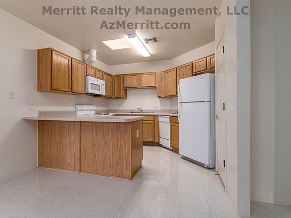 5th image of 1204 N Winstel Blvd Unit 11