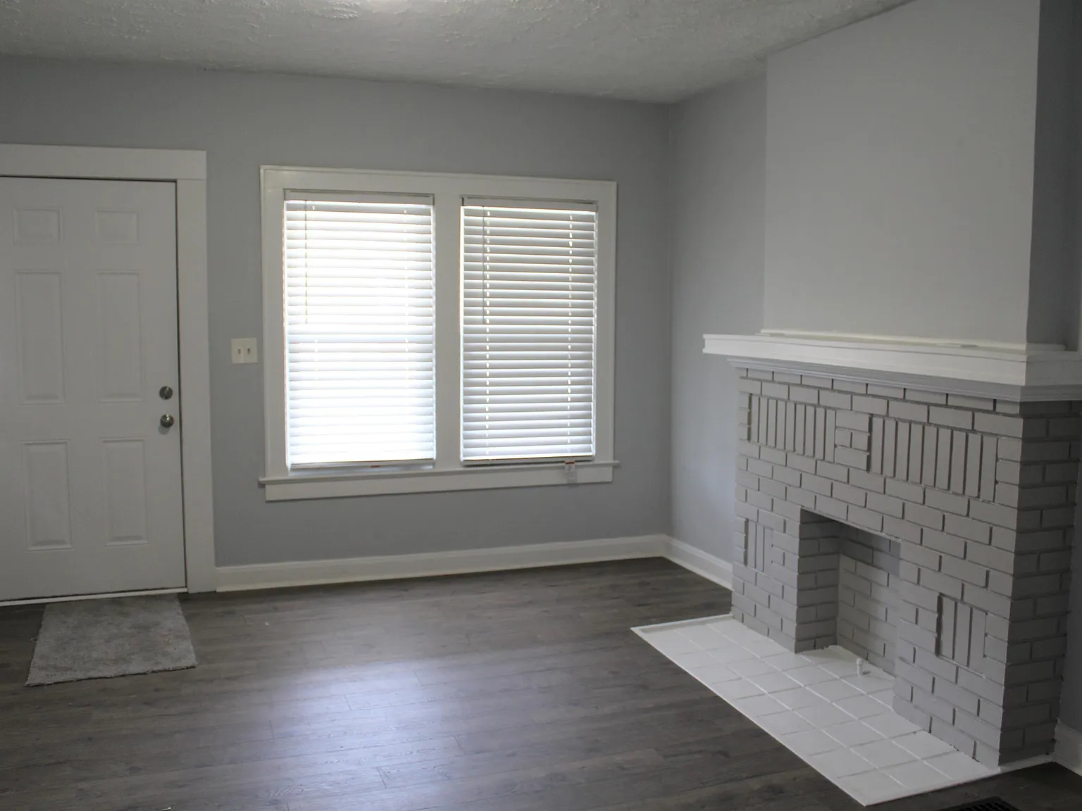 1244 S Champion Ave - 1 — Photo 2