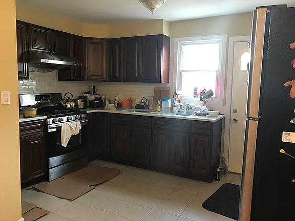 4th image of 1727 E 37th St