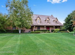 27321 N Oakleaf Ct, Mundelein, IL 60060
