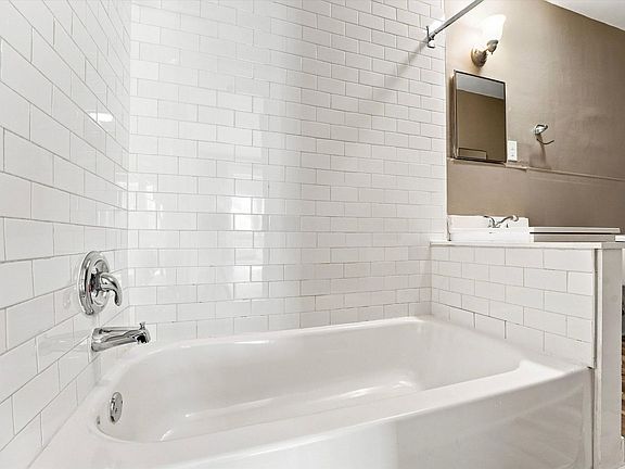 4th image of 2112 Orthodox St #2-2F