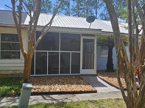 15-3 Collins St, Lanark Village, FL 32323