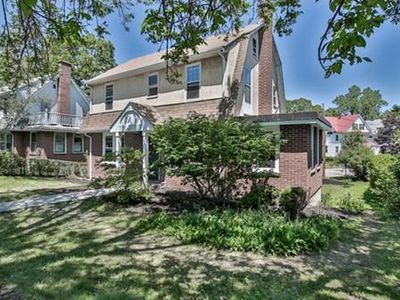 1925 Commonwealth Ave, Newton, MA, 02466