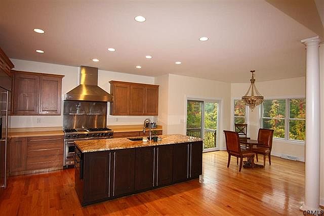 1st image of 49 Crimson Cir