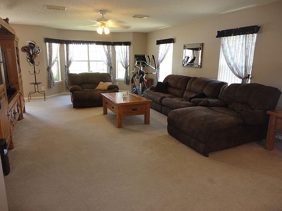 2nd image of 1612 Willow Top Dr