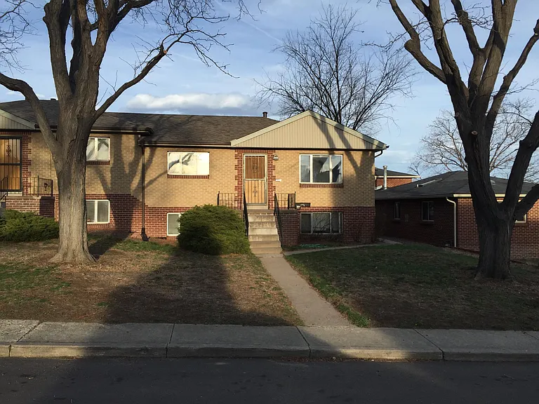 2480 N Zenobia St — Photo 1
