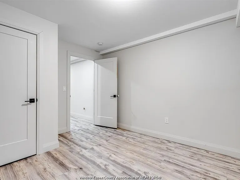 241 Robinson Ave #LOWER — Photo 6