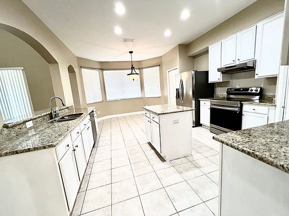 3rd image of 16303 Doune Ct