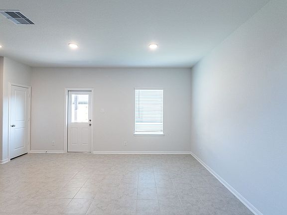 5th image of 519 Barren Oak Ln