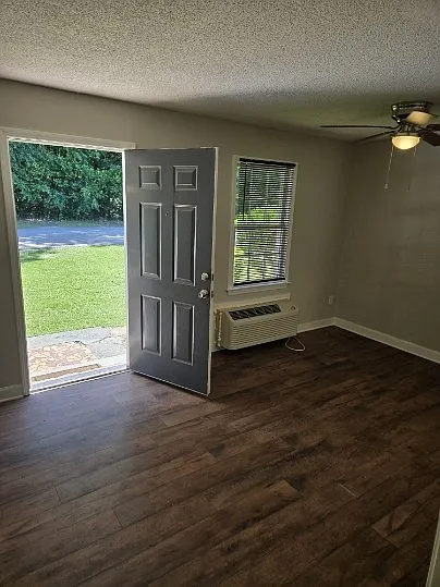 104 Dogwood Ln — Photo 5