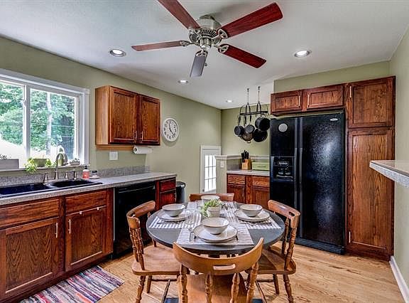 5th image of 131 Elmdale Ct