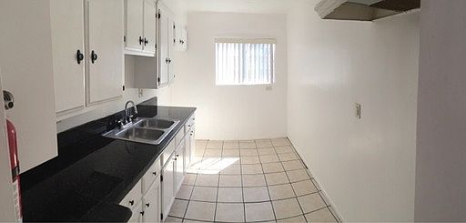 3rd image of 279 E Artesia Blvd