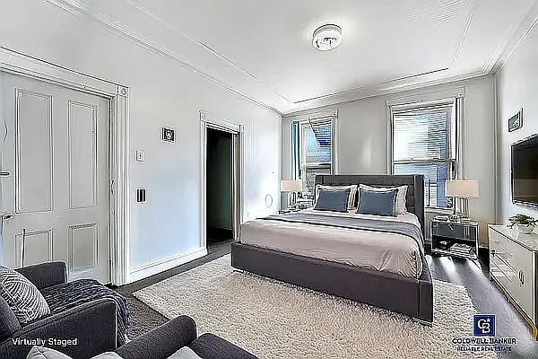 1st image of 13 Hart St #2